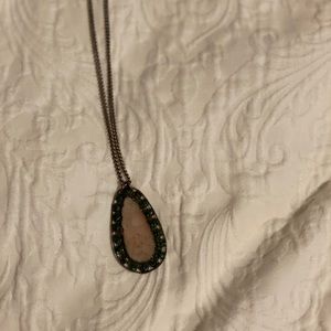 Stone pendant necklace